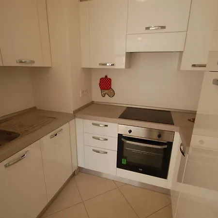 2p Moderne Avec Terrasse, Parking Prive, En Plein Centre De Menton, A 2 Pas De La - Fr-1-196-200 Apartment Menton