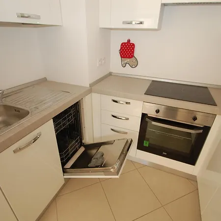 2p Moderne Avec Terrasse, Parking Prive, En Plein Centre De Menton, A 2 Pas De La - Fr-1-196-200 مينتون