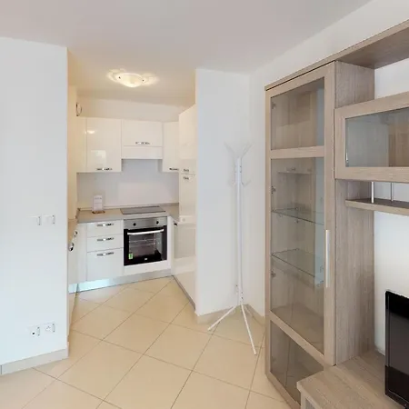 2p Moderne Avec Terrasse, Parking Privé, En Plein Centre De Menton, à 2 Pas De La - Fr-1-196-200 Appartement