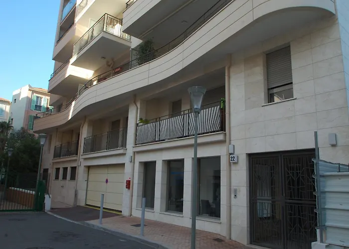 2p Moderne Avec Terrasse, Parking Prive, En Plein Centre De Menton, A 2 Pas De La - Fr-1-196-200 Lägenhet