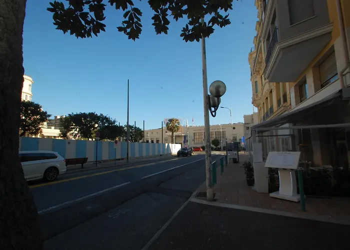 2p Moderne Avec Terrasse, Parking Prive, En Plein Centre De Menton, A 2 Pas De La - Fr-1-196-200 *