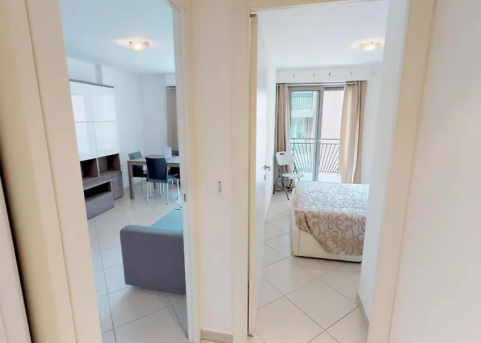 아파트 2p Moderne Avec Terrasse, Parking Prive, En Plein Centre De Menton, A 2 Pas De La - Fr-1-196-200 *