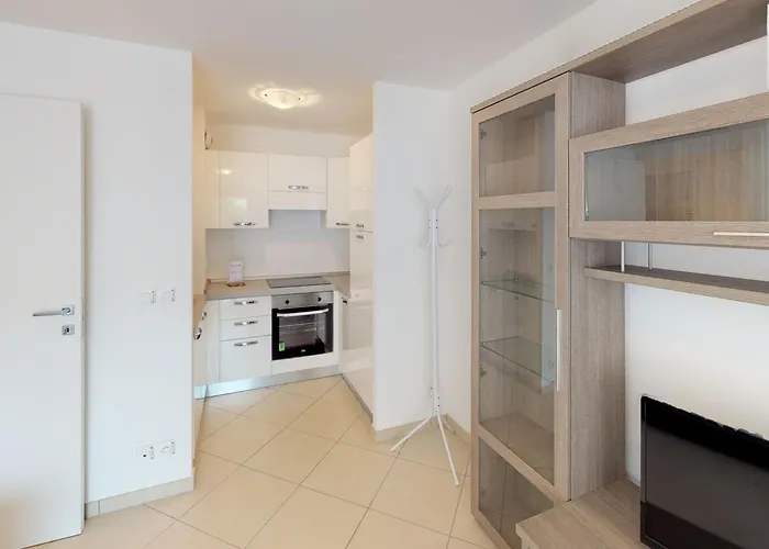 2p Moderne Avec Terrasse, Parking Prive, En Plein Centre De Menton, A 2 Pas De La - Fr-1-196-200 Lägenhet